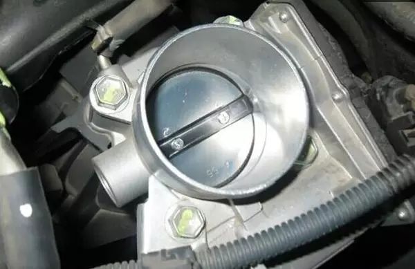 清洗节气门的正确方法和步骤,自己动手清洗节气门正确方法