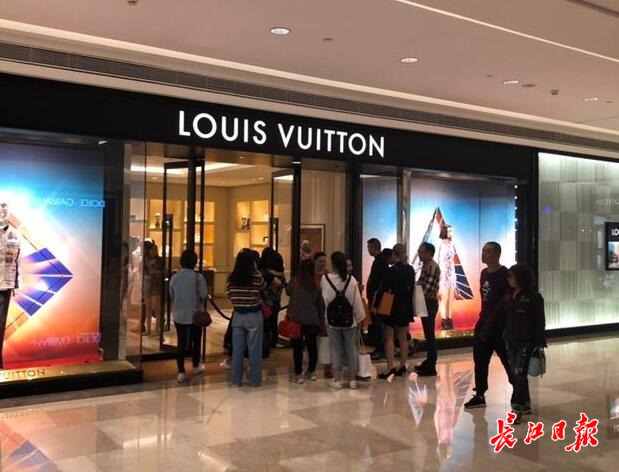 今天武汉汉街人多吗,五一节汉街人山人海