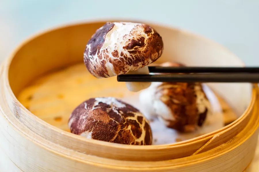 曾任职米其林一星！20年经验大厨匠心打造！JW万豪酒店74道港式料理畅吃宴！