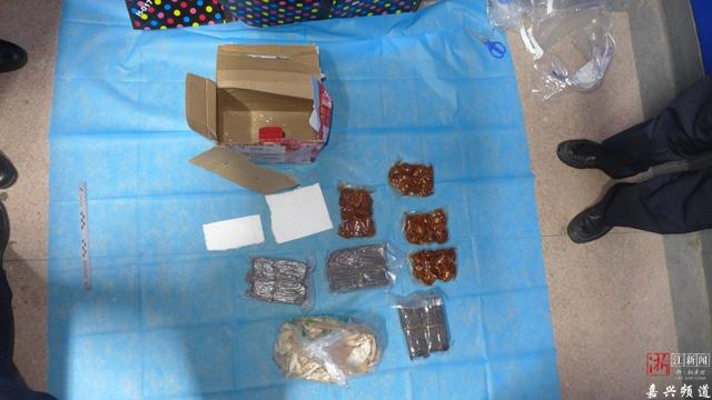 *毒冰**包进粽子里!嘉兴南湖警方破获一起快递寄毒案
