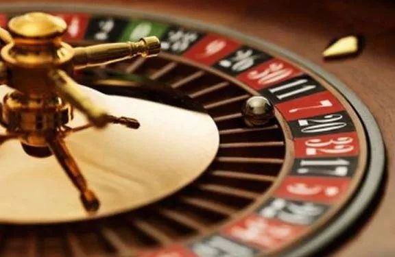 从“赌海”开始，一步步走进“毒海”，她就这样毁了自己……