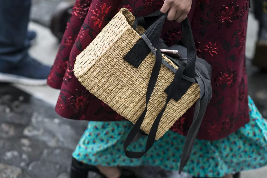 喜提限量版lv包包,喜提斜挎包