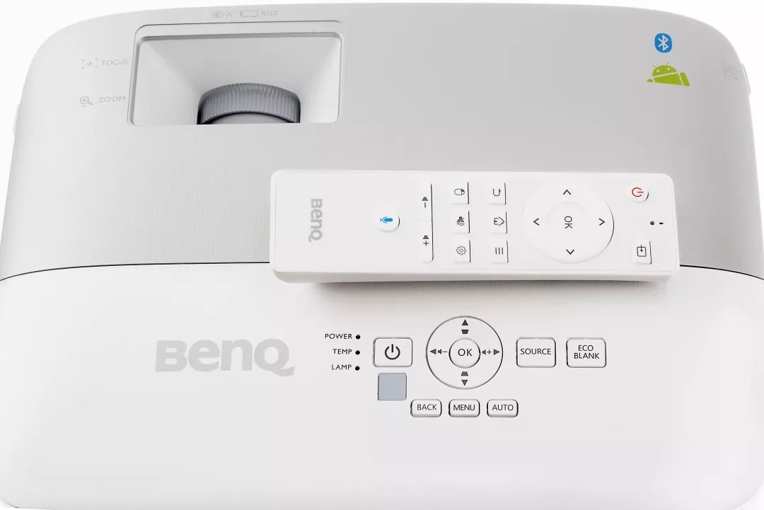 预告：明基新款智能家用色准投影仪，AI智能语音加持，在家打造专业影院在线学习娱乐中心