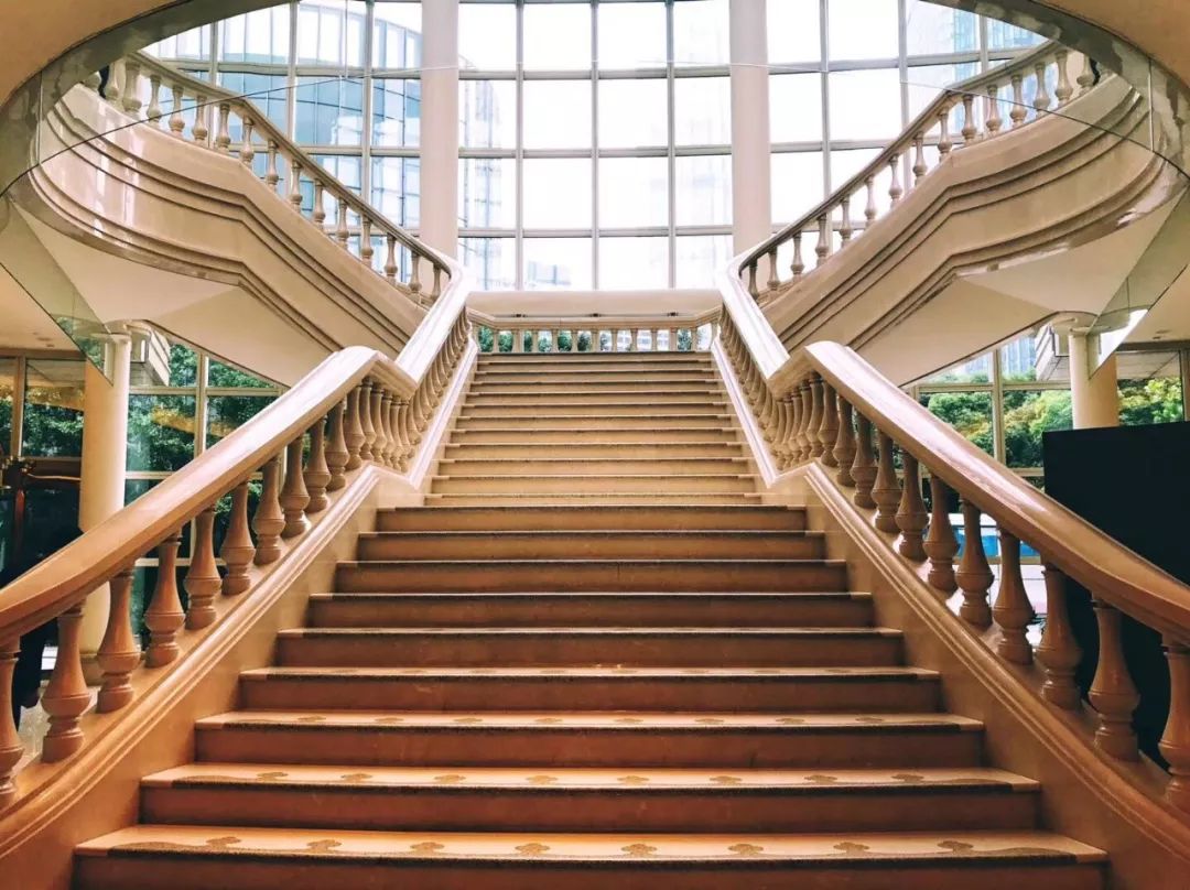 上海必去的打卡墙,上海旋转楼梯攻略