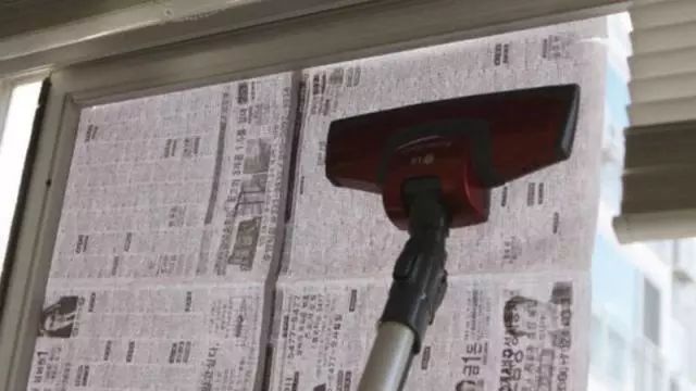 玻璃纤维纱窗能用水冲洗吗,金刚网纱窗怎么用水刷