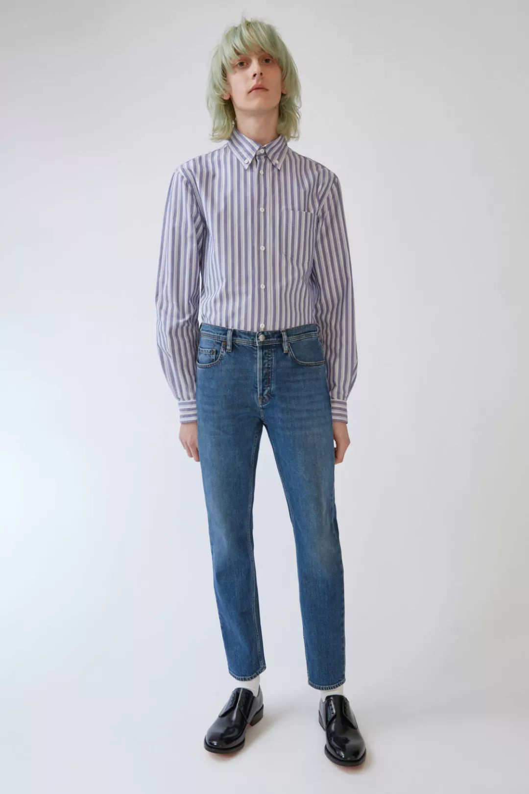 基础款牛仔裤单品有哪些,时尚牛仔裤好看又舒适你值得拥有