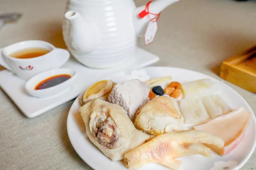 一年卖出1000000+盅汤，国民神店竟然开到南京了！