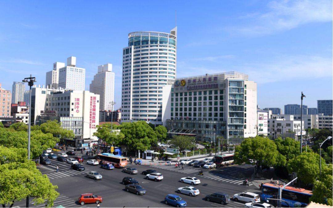 浙江孕妇在马路上生小孩,浙江孕妇走着就生小孩后续