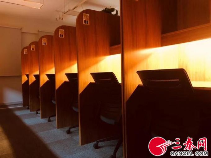 4名女生合伙打造都市自习室成都市学习族好去处微信预约座位按次或计时付费