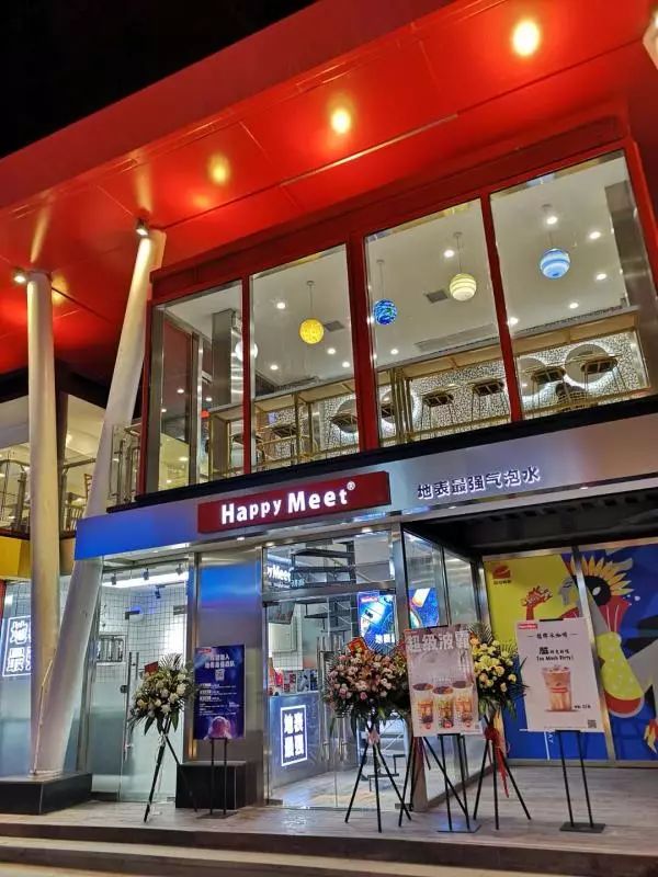 百万大学青年免费狂欢！AJ鞋展、街球大神空降，超多福利拿到手软！