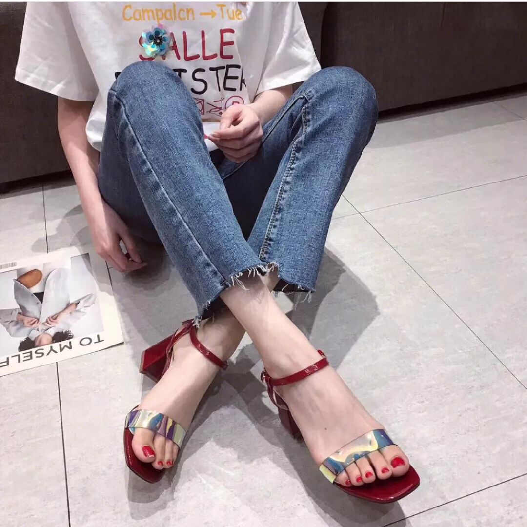 今夏最值得入手的4双网红凉鞋,今年最流行的三双凉鞋