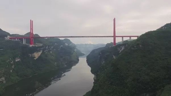 剑桥博士发震撼长文：为何中国政府肯下血本在西方国家绝不做的“亏本买卖”上