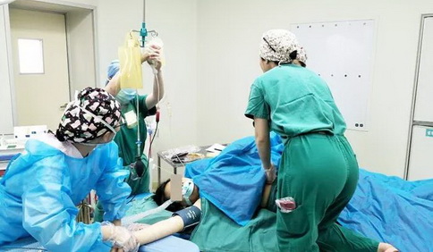 快一秒，患者就多一份希望！滕州市中心人民医院产二科成功抢救重型胎盘早剥产妇