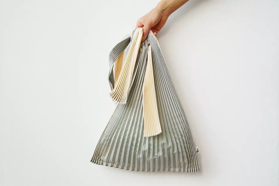 这个夏天温柔一点,希望这个夏天微风能温柔一点