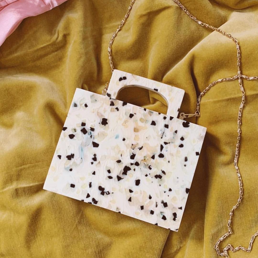 这个夏天温柔一点,希望这个夏天微风能温柔一点