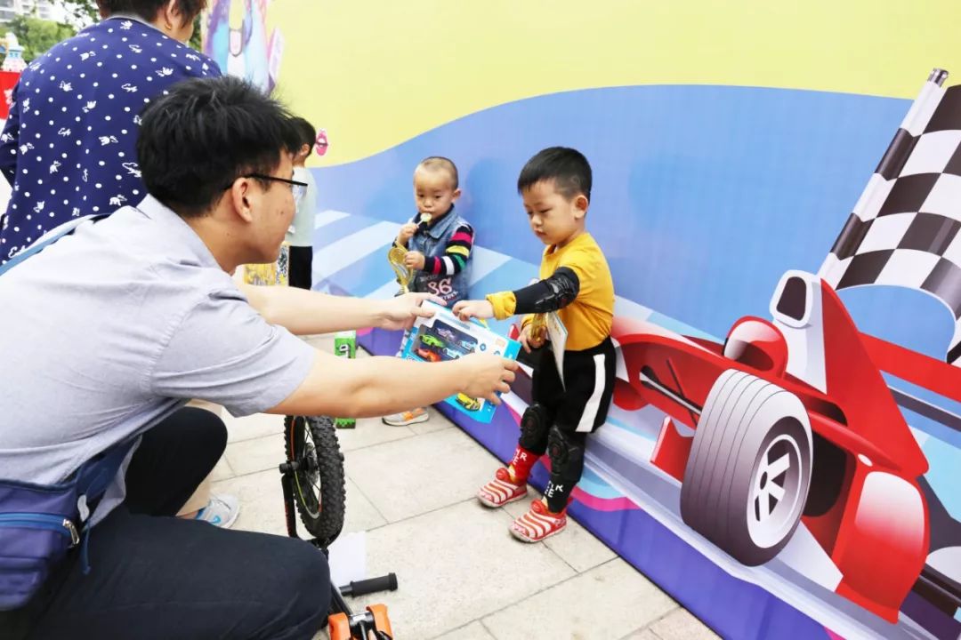 第三届儿童平衡车大赛a组 (少儿平衡车公开赛赛程)