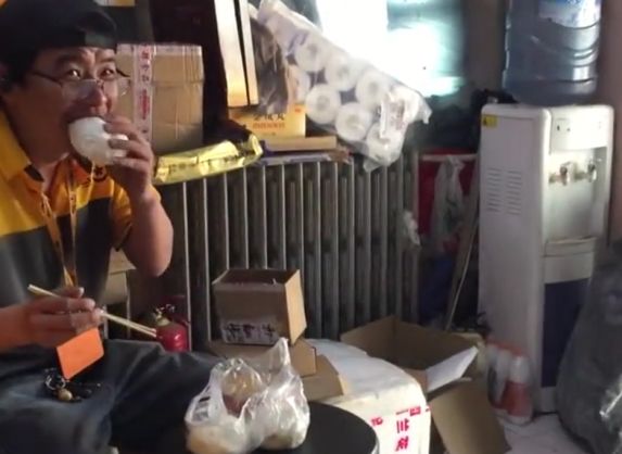 这25张*拍偷**照，暴露了中国父母的真面目