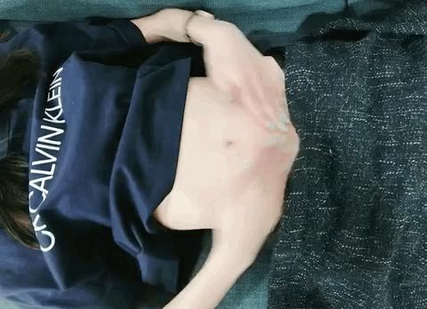 没有哪个女人能“笑”着走出这段时光，所有完美人设都是假装。