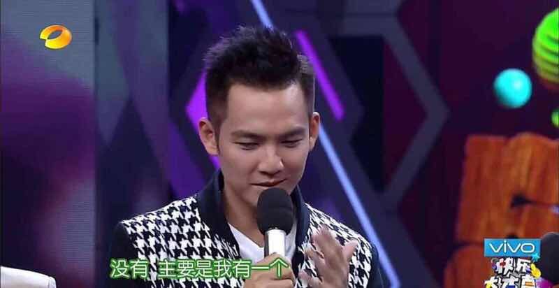 吴昕卖钟汉良礼物 (吴昕卖钟汉良礼物视频)