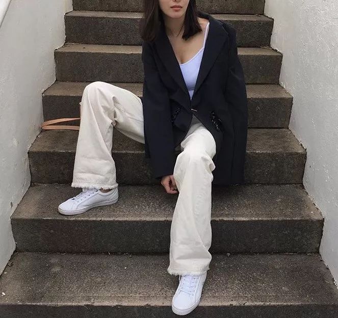 保姆级拍照姿势很火,保姆级拍照动作教程