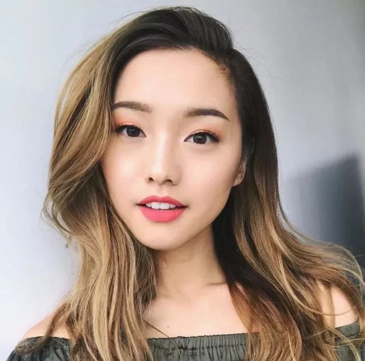 中长发是齐的还是有层次的好看,中长发怎么样烫发