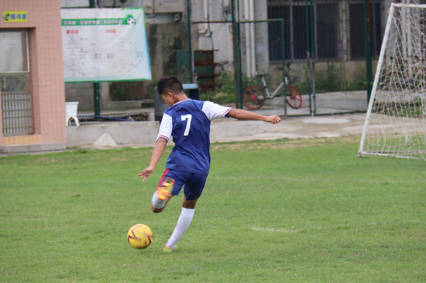 惊天世界波破门,圆月弯刀震惊世界