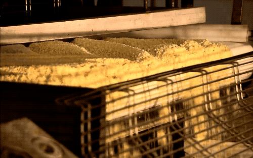 乐事薯片不碎吗,品客薯片和乐事薯片哪个好吃