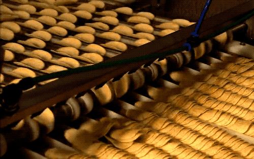 乐事薯片不碎吗,品客薯片和乐事薯片哪个好吃