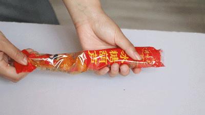 绝交！六一节竟然送我香菜薯片、虫子和卫生巾？