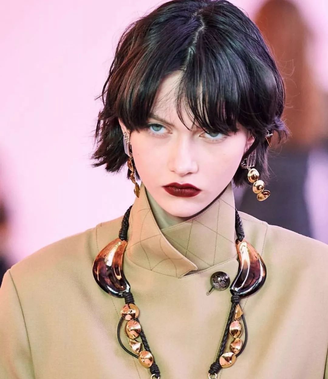 对传统审美的反杀：超A女风格解码