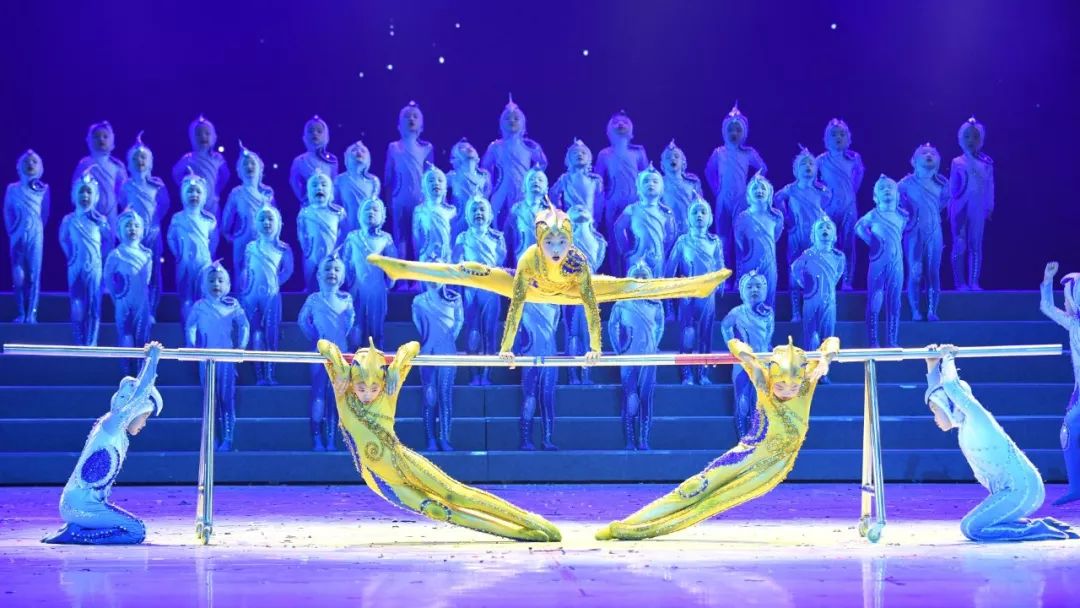 高清大图：“蓝天娃”精彩演绎《同在蓝天下》，向全国小朋友献礼