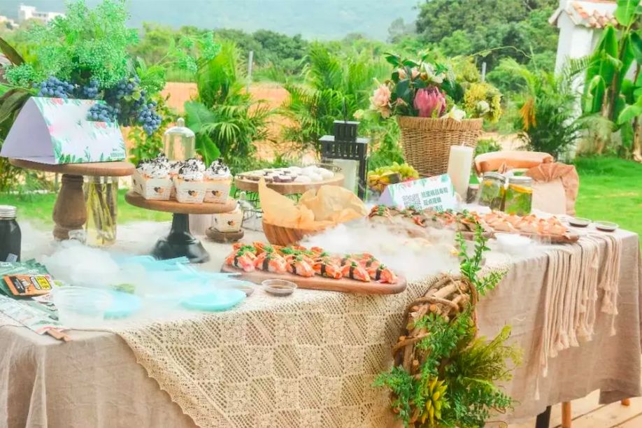 7个闺蜜在稻田里爆改了个“玻璃盒子”，只为兑现养老之约，却意外走红