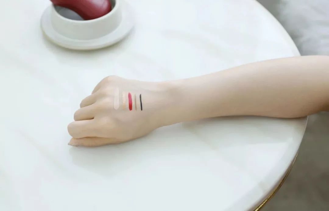 楼下超市隐形好物|专治所有女孩的夏日噩梦