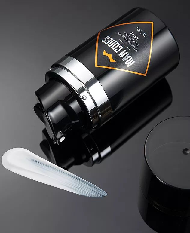 暴晒一天竟变白了?!这款男人最爱的“隐身”黑科技,防晒护肤一瓶搞定,让你秒变小鲜肉