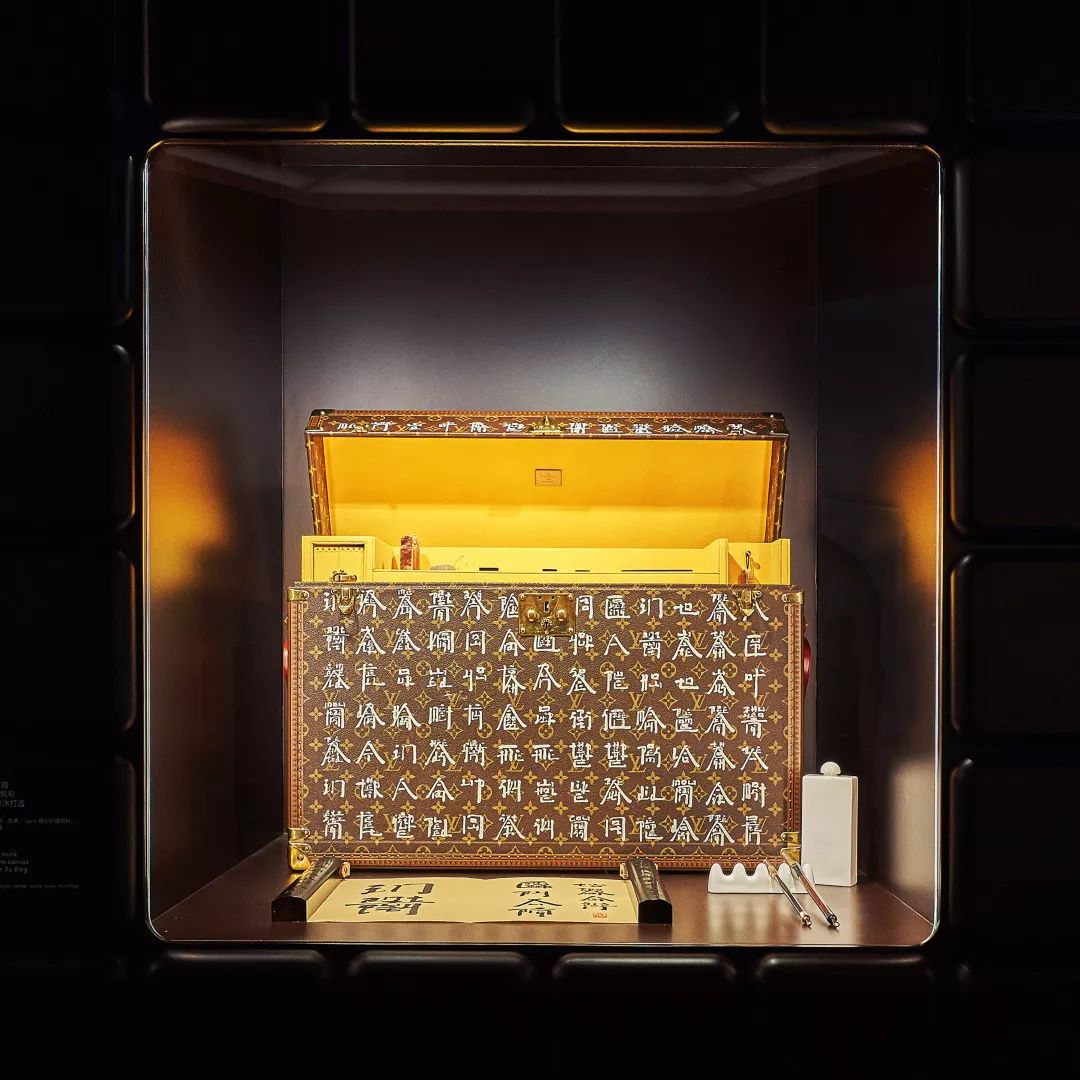 雨女有瓜|我去成都LV展出差的24小时吃成了真实的猪