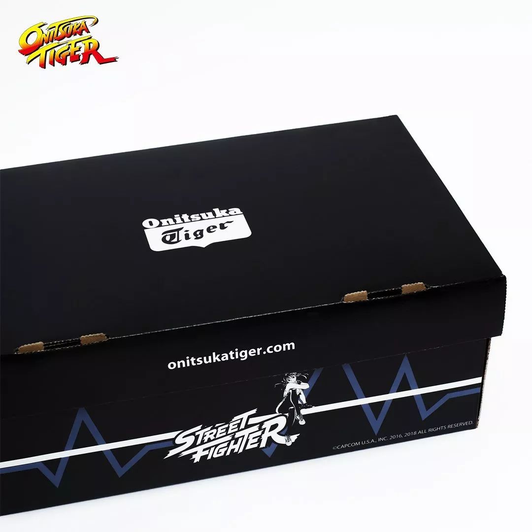 被性感春丽踩在脚下,是多少男孩的曾经幻想?