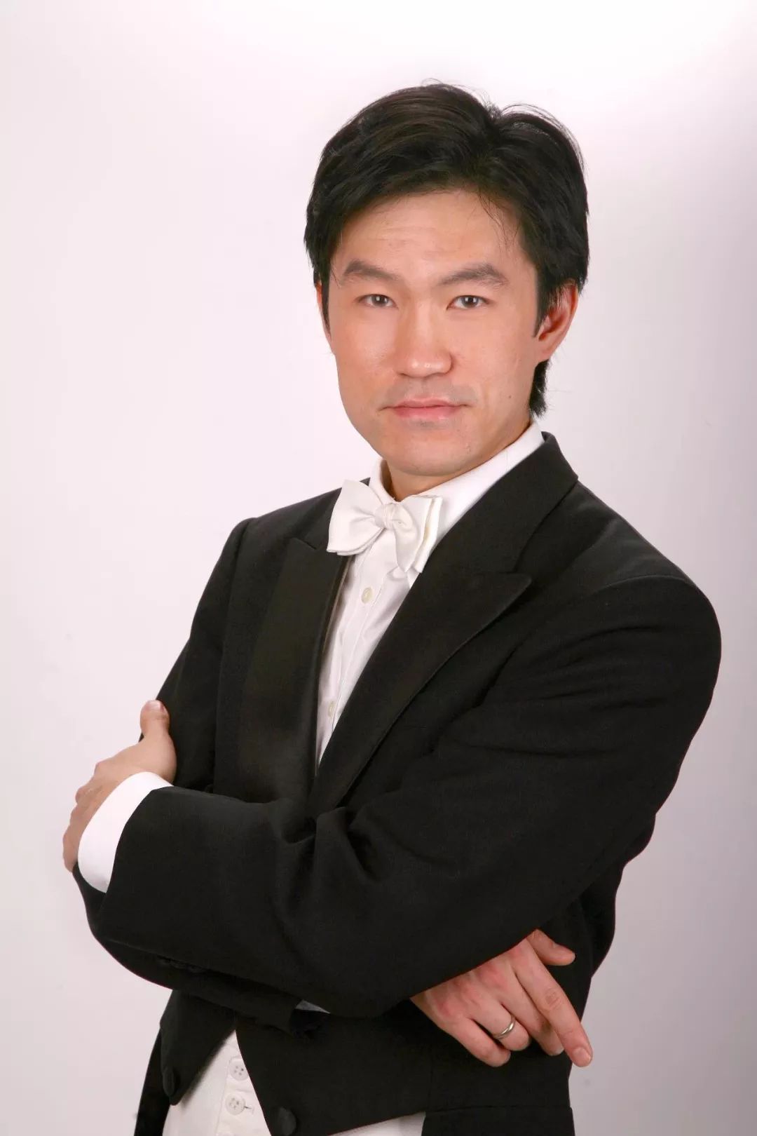 预告|美国波士顿新英格兰音乐学院有史以来第一位指挥和大提琴演奏双博士邹翔先生将执棒长沙交响乐团~