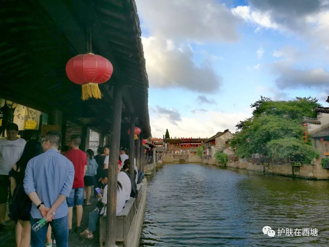 他克莫司软膏治疗脂溢性皮炎,面部皮肤脂溢性皮炎治疗方法