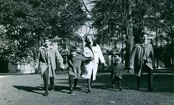 她是英女王闺蜜，拥有“至蓝之血”，却在82岁为爱舍弃百亿身家