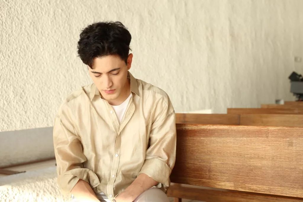 男模摆拍动作大全夏装,男模摆拍动作大全