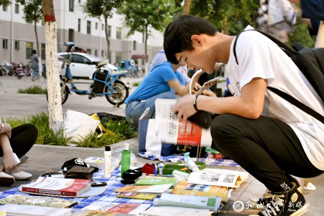 走过路过不要错过摆地摊视频,走过路过不要错过小商品商场