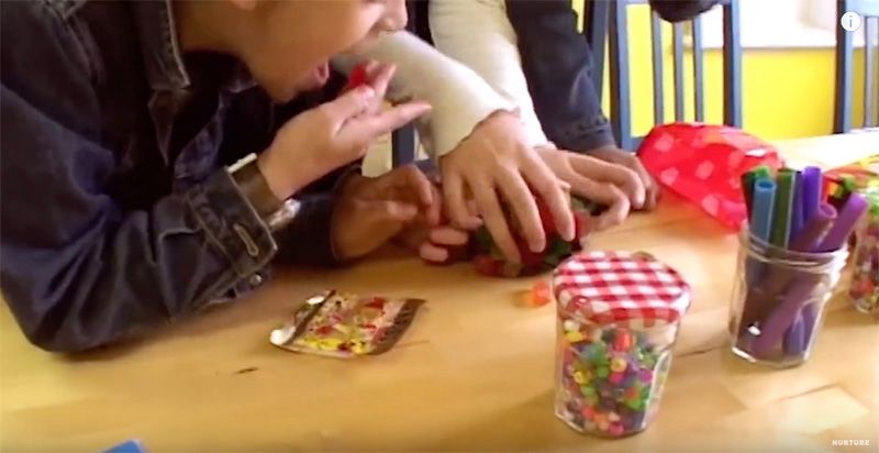 没有大人只有孩子一起住,没大人管的小孩