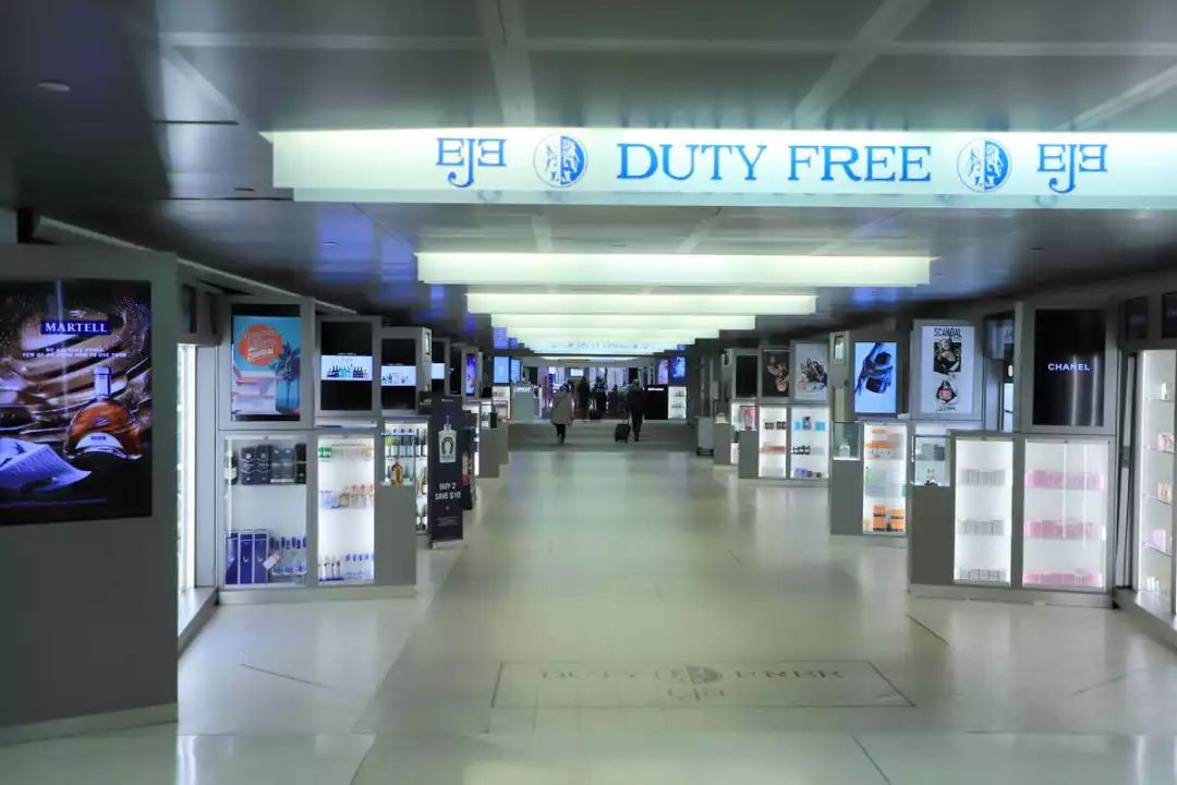 体验19个小时飞机,体验时间最长的航班