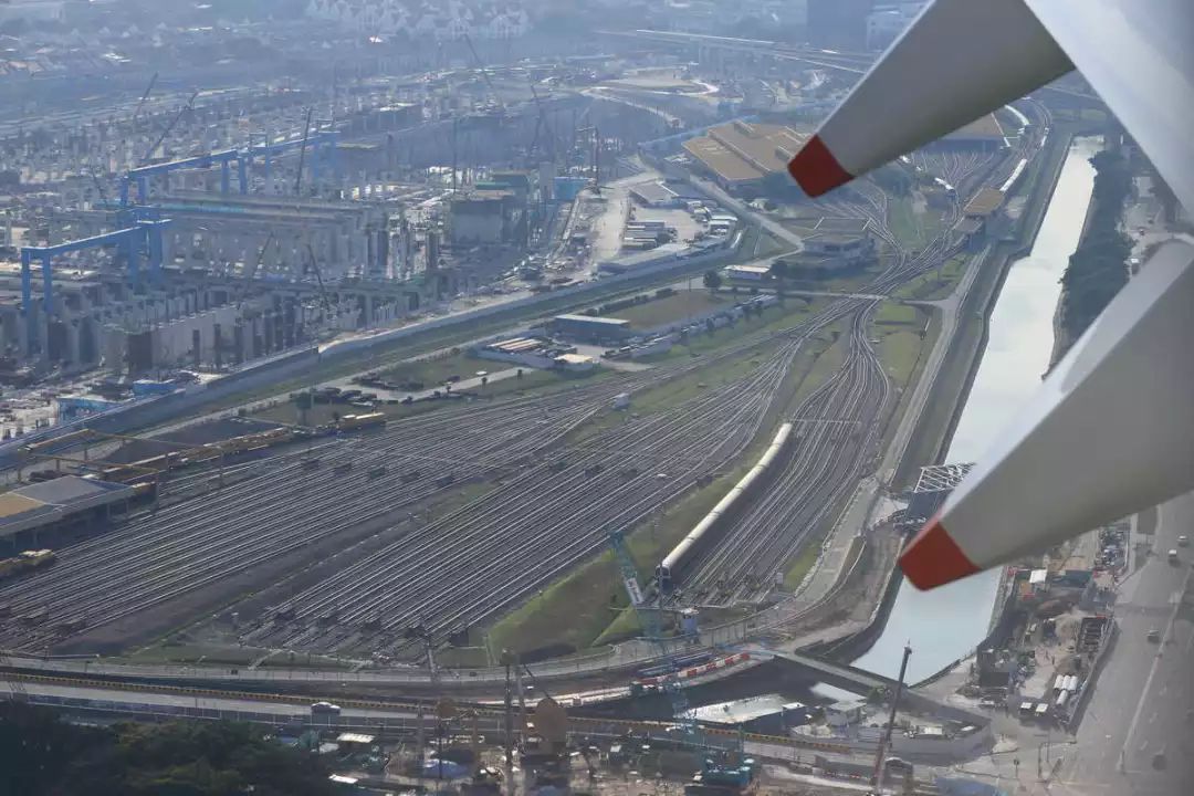 体验19个小时飞机,体验时间最长的航班