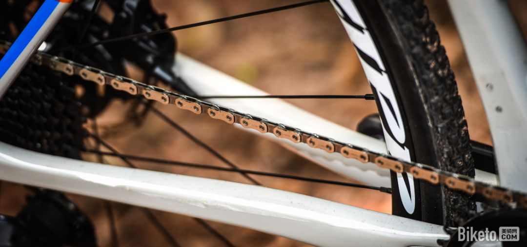 一车遛天下？小编为什么要选CUBECROSSRACE越野公路车