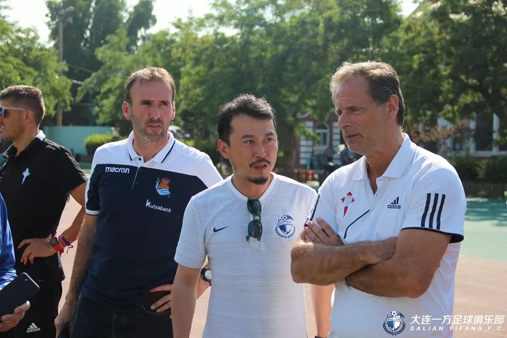 「蓝·青训」欧洲青训专家团考察万达4所基地校赞中国青训在前进