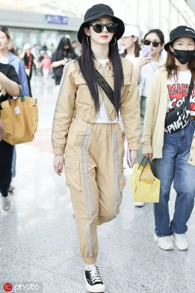 刘雯2019新包,今年流行的刘雯同款包