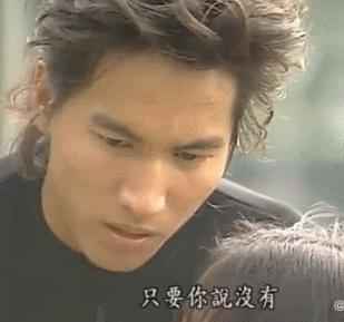 为什么我女朋友的照片头上都是蝴蝶?