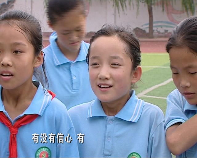 贵州13岁足球女孩梦想踢进国家队,济南11岁女孩