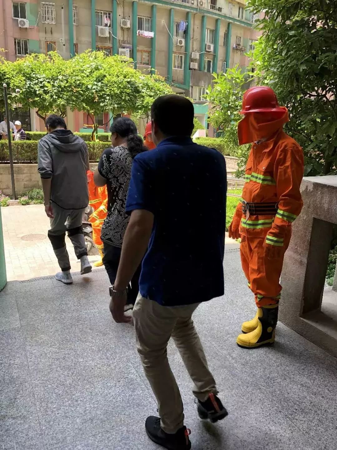 安全生产月安全宣传进社区,各社区开展安全生产月系列活动